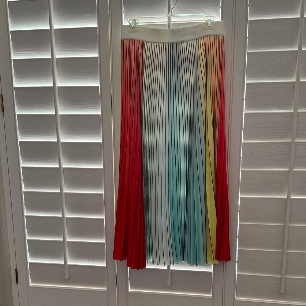 Alice + Olivia White and Pink Pleated Skirt